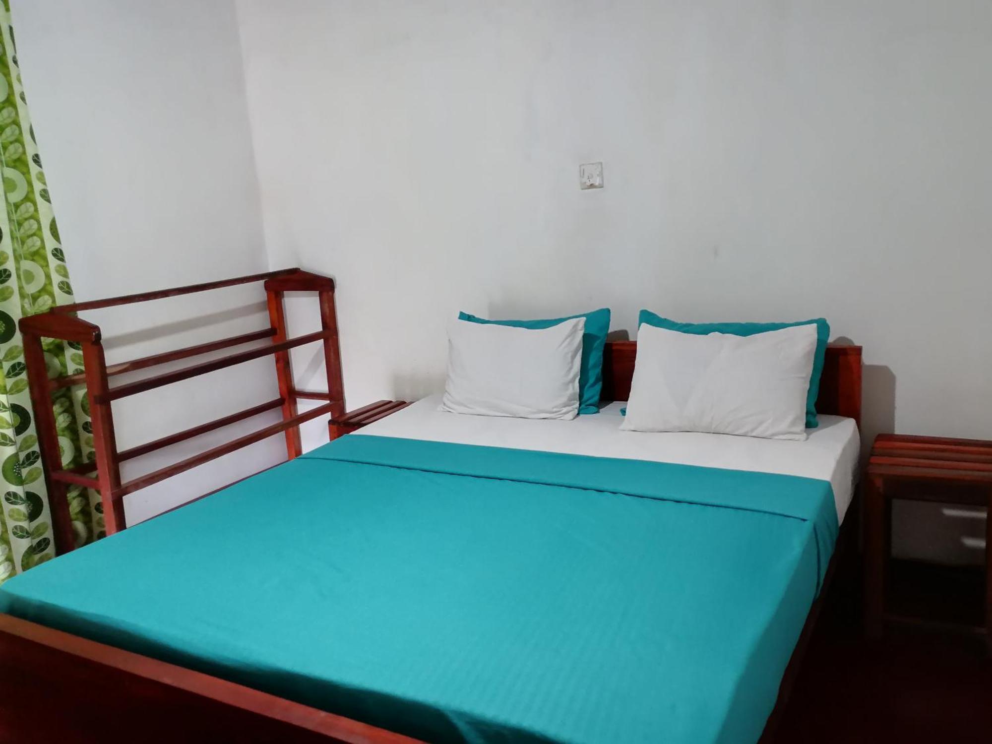 Serene Sinharaja Hotel Deniyaya Buitenkant foto