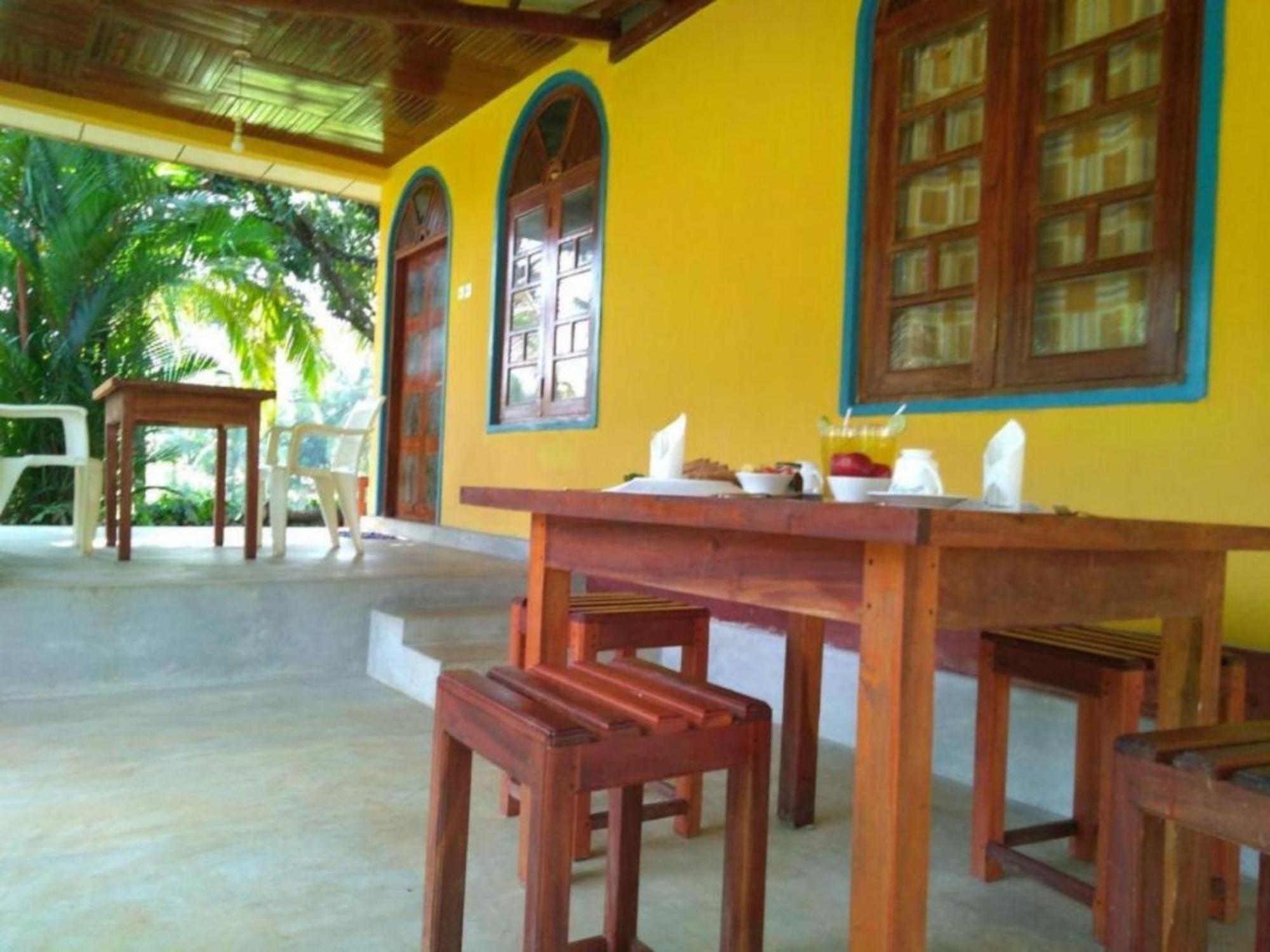Serene Sinharaja Hotel Deniyaya Buitenkant foto